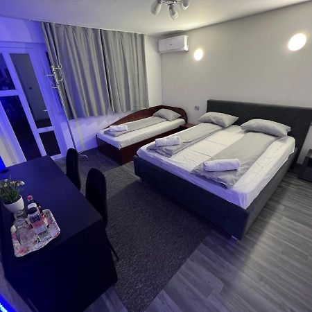 Hotel Vila Delia Oradea Exterior foto