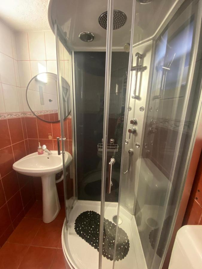 Hotel Vila Delia Oradea Exterior foto